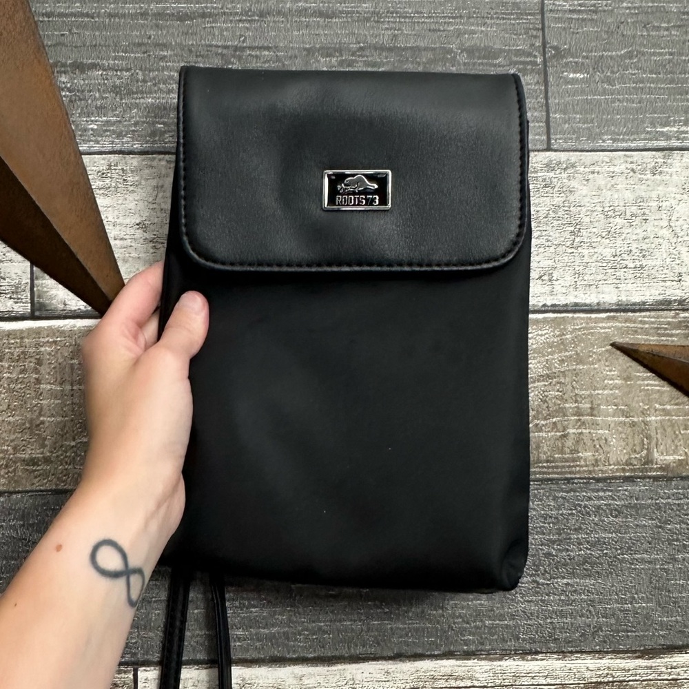 Roots Black Small Purse